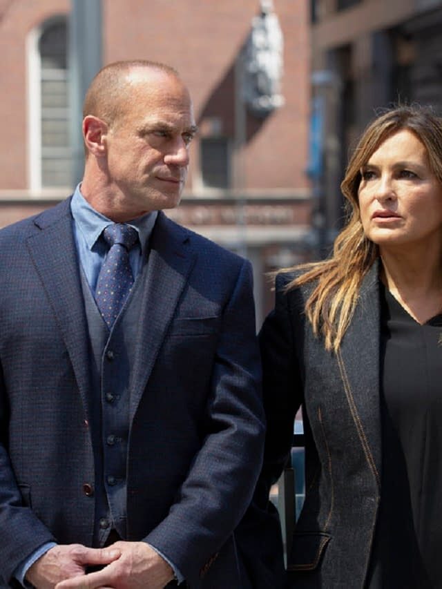 Mariska Hargitay Poses with Christopher Meloni on ‘Law